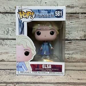Funko Disney Frozen II Elsa 581 in Damaged Box
